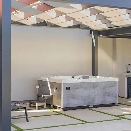 Apartamento Bella Lux With Jacuzzi, Grill & Garden Zadar