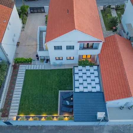 Bella Lux With Jacuzzi, Grill & Garden * 자다르