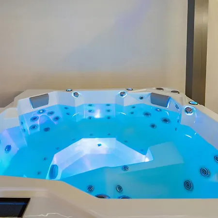 Bella Lux With Jacuzzi, Grill & Garden Lägenhet Zadar