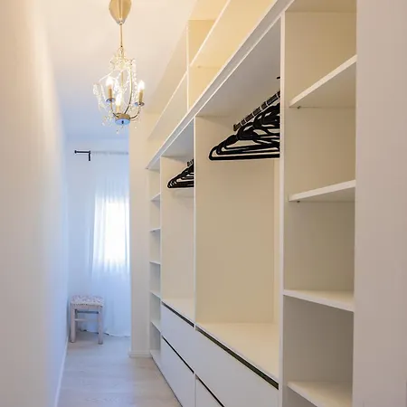 Bella Lux With Jacuzzi, Grill & Garden Apartment