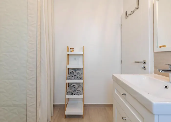 Lägenhet Bella Lux With Jacuzzi, Grill & Garden