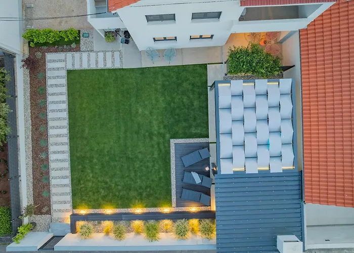 Bella Lux With Jacuzzi, Grill & Garden