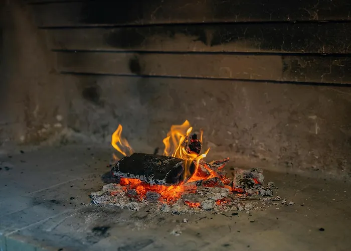 Lägenhet Bella Lux With Jacuzzi, Grill & Garden