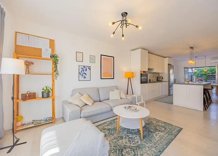 Lägenhet Bella Lux With Jacuzzi, Grill & Garden Zadar