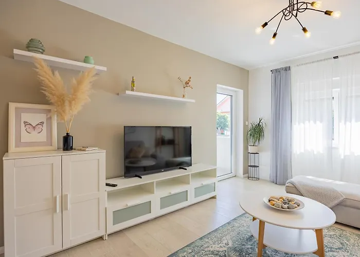 Bella Lux With Jacuzzi, Grill & Garden Lägenhet *