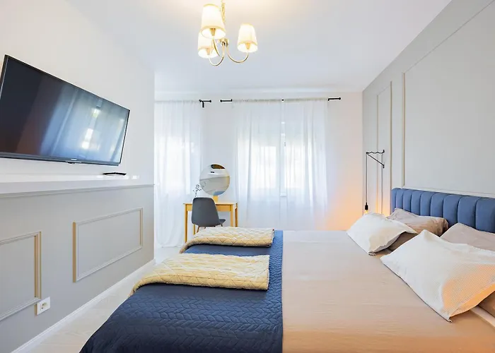 Bella Lux With Jacuzzi, Grill & Garden Zadar